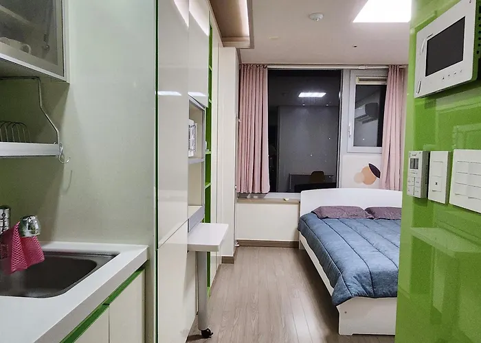 Cozy Accommodation Near Gasan Digital Complex Station